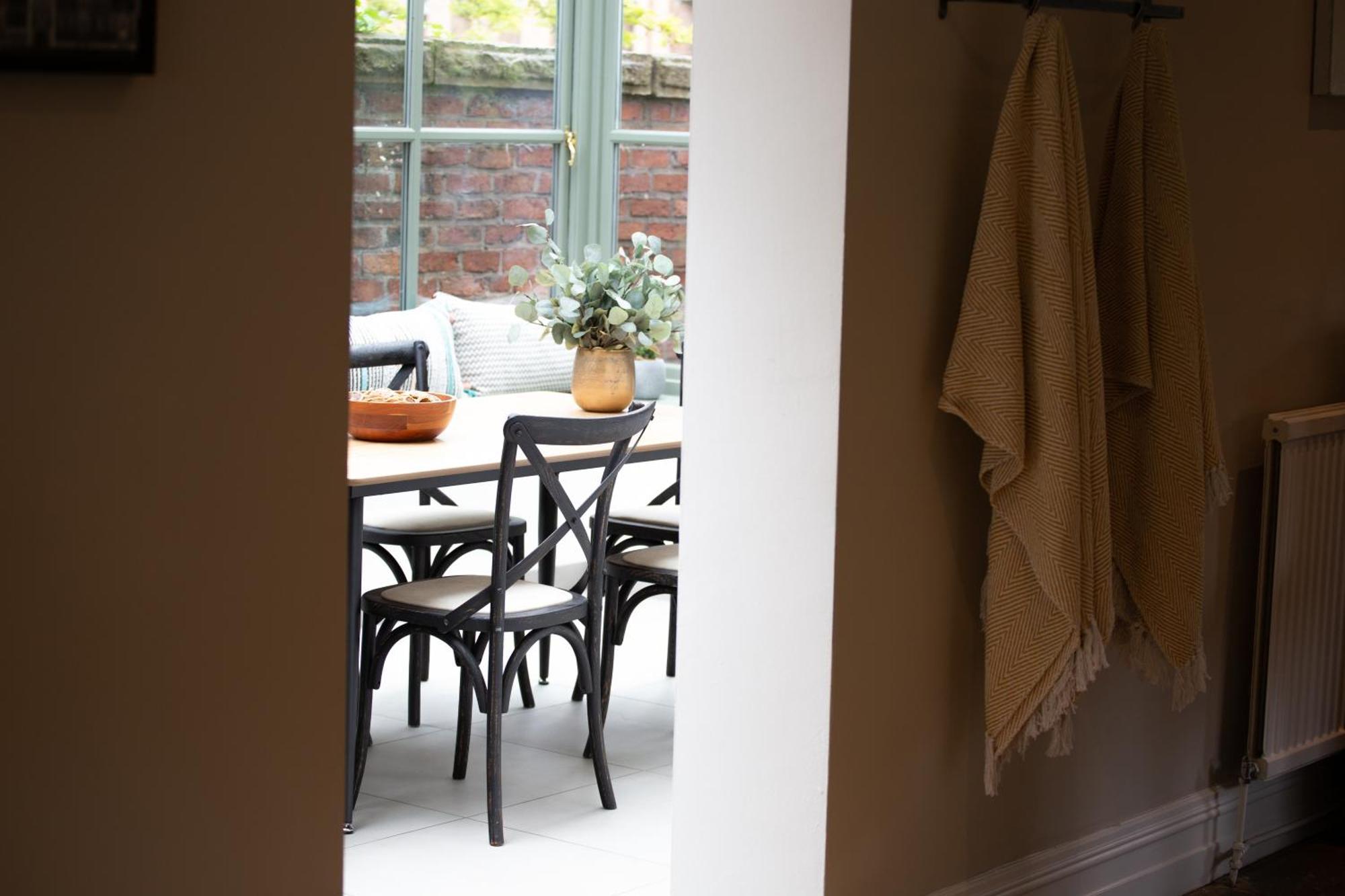 Lock Keepers Cottage - Detached House In The City — Photos 3